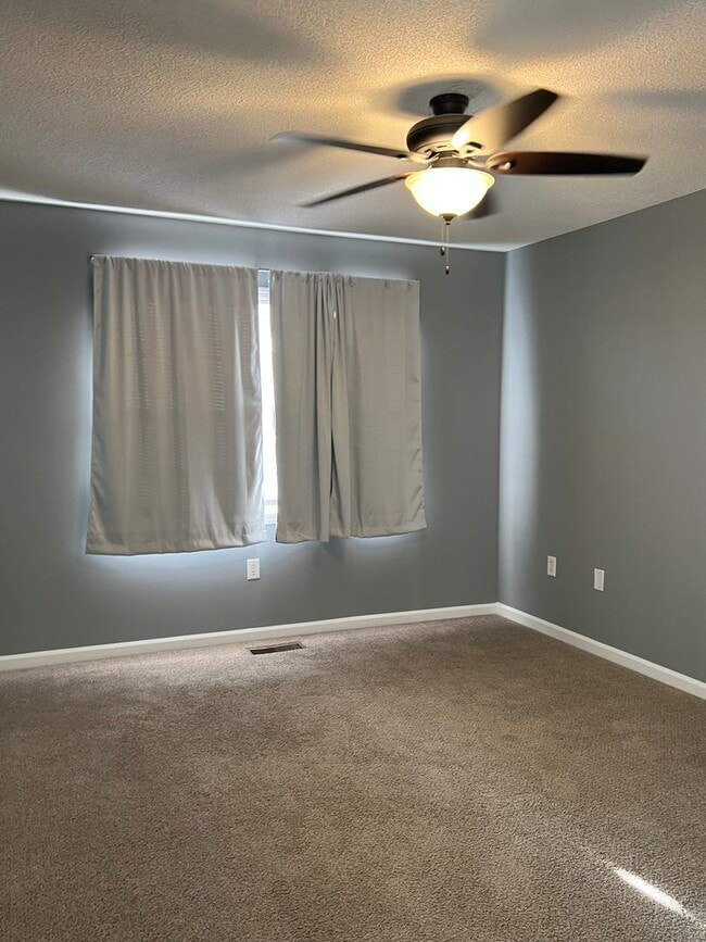 Building Photo - 117 N Spring View Dr