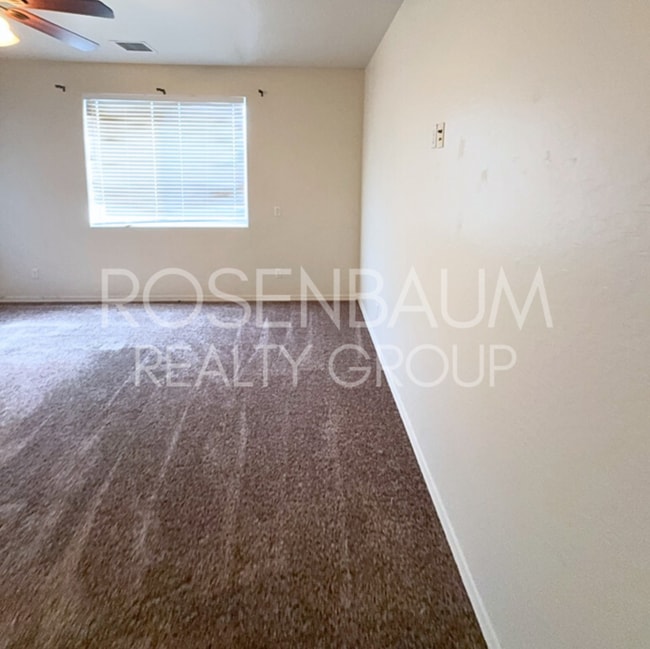 Building Photo - 8003 N Racehorse Rd