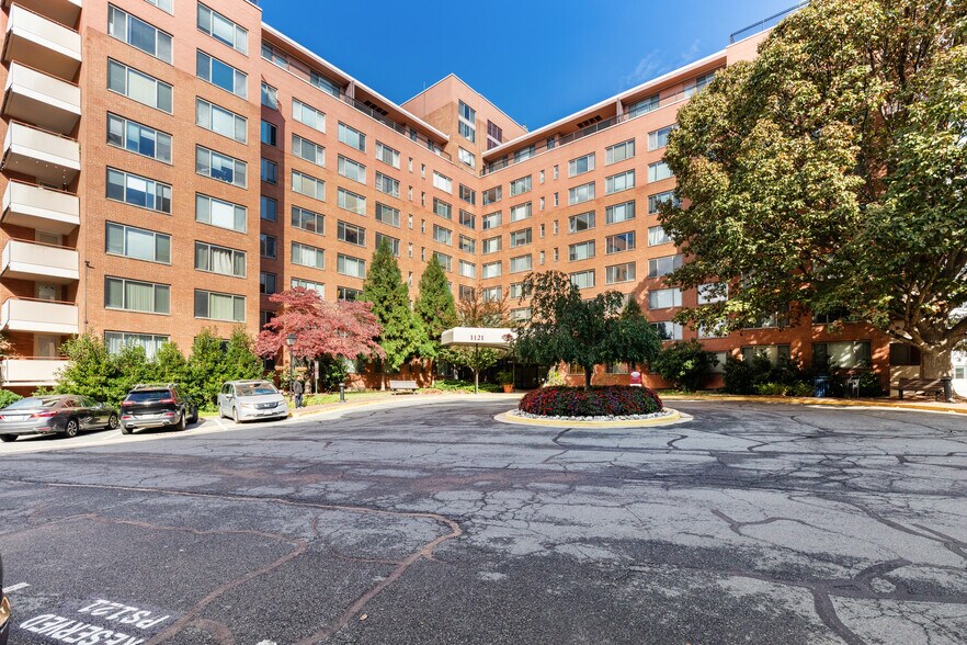 Building Photo - 1121 ARLINGTON
