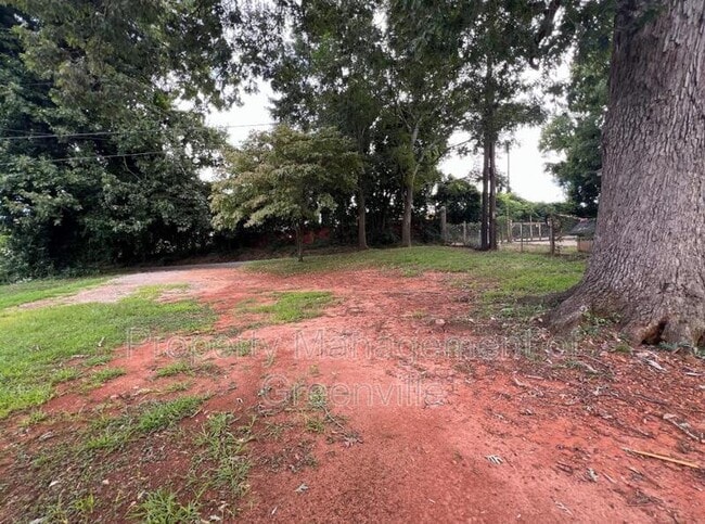 Building Photo - 17 Henry St