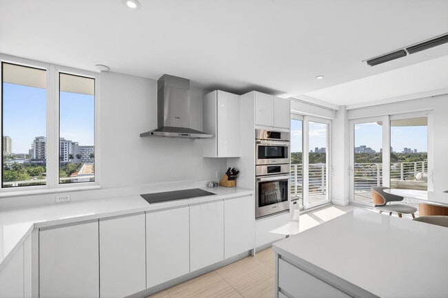 Building Photo - 612 Bayshore Dr