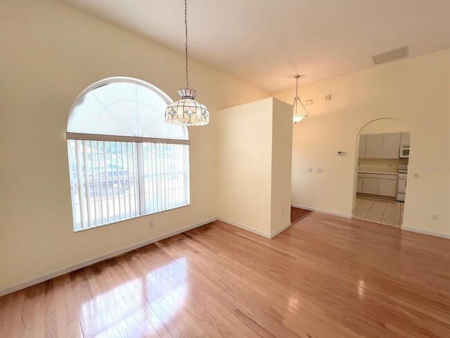 Building Photo - 87 Rose Dr