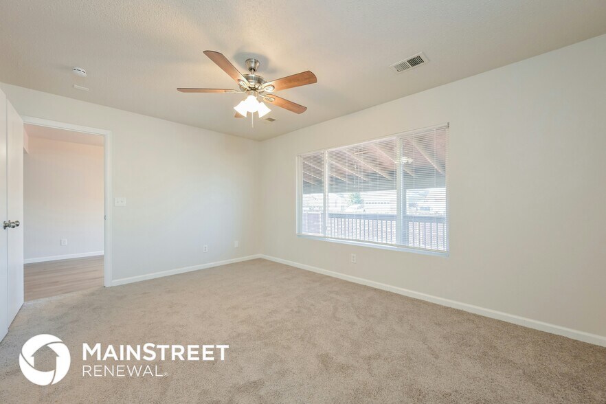 Building Photo - 5117 Kittredge St