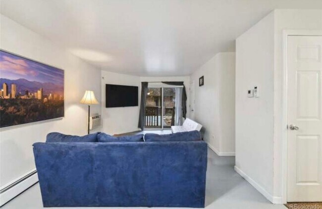 Building Photo - Charming 2BR Condo in Denver