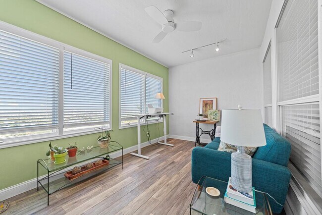 Building Photo - 1008 Edinburgh Dr