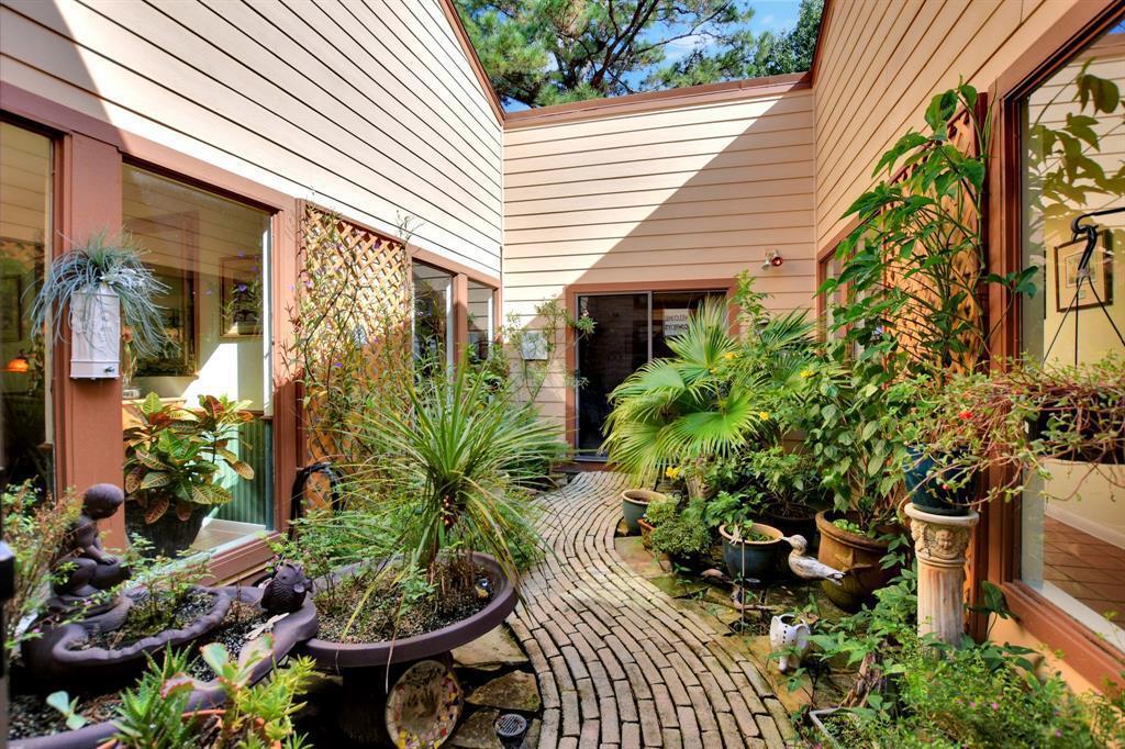 Building Photo - 12722 Cypress Pass Loop E