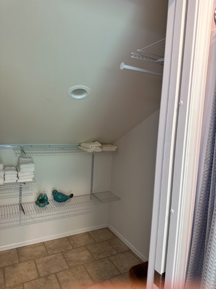 Building Photo - 3282 Happy Valley Rd