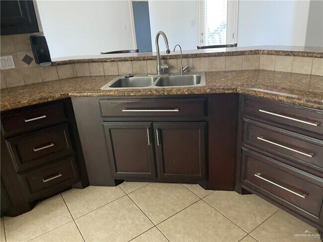 Building Photo - 24 N Flag St