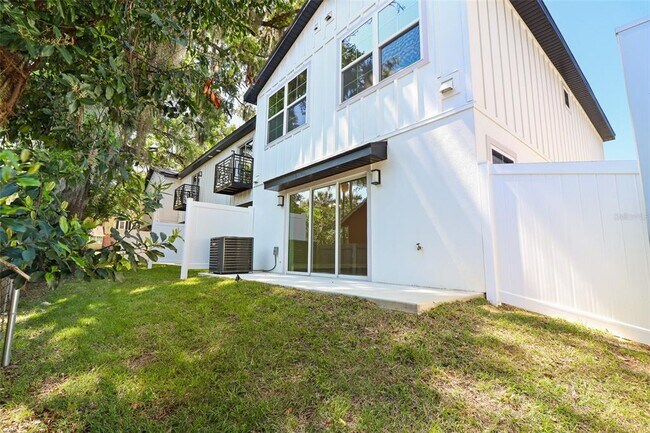 Building Photo - 43 SE 15th Terrace