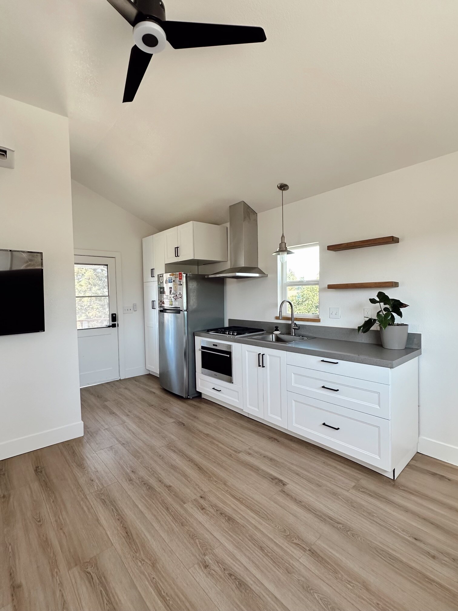 Building Photo - 1500 N Johnson Rd