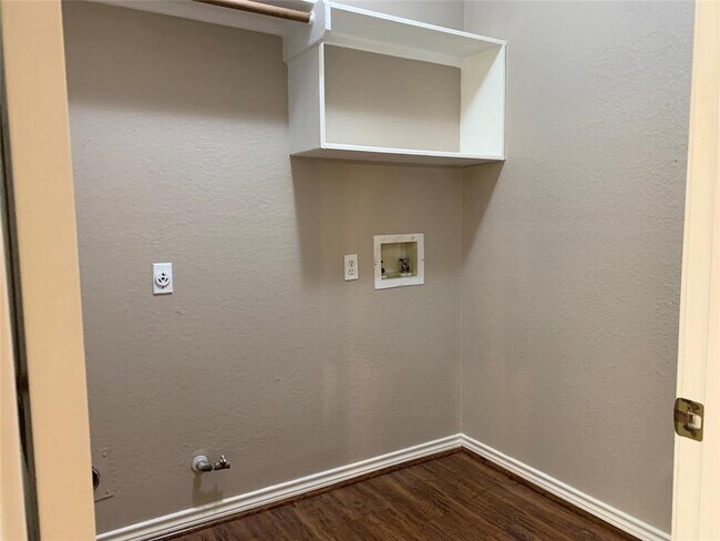 Building Photo - 4623 Chestnut Meadow Dr