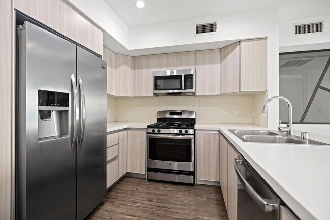 Building Photo - Hayworth Hyde by Wiseman