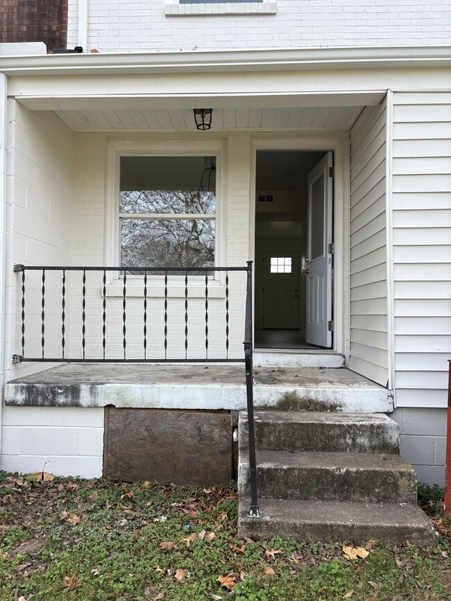 Building Photo - 2 Bedroom Across From McFerrin Park