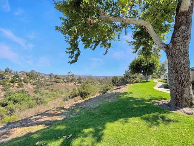 Building Photo - Beautiful 3BD/2.5BA Condo in Tierrasanta w...