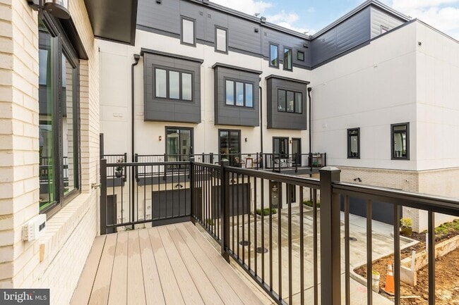 Building Photo - 39 Lower Service Ct NW