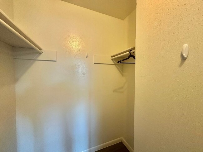 Building Photo - 1 BED 1 BATH IN AUSTIN TX!