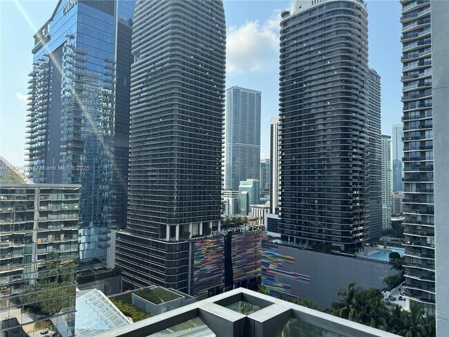 Building Photo - 88 SW 7th St