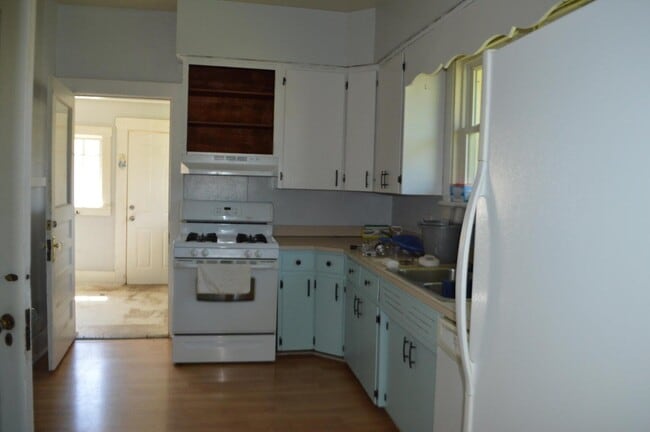 Building Photo - 101 S Garth Ave