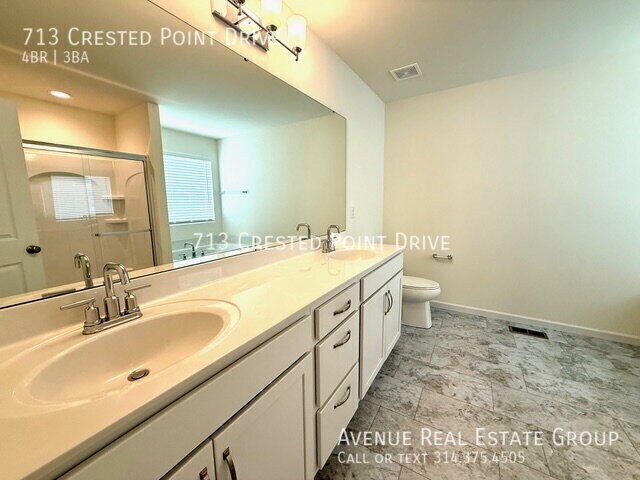 Building Photo - 713 Crested Pt Dr