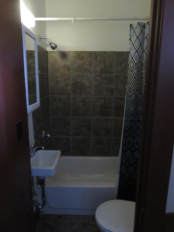 Building Photo - 604 W 3rd St