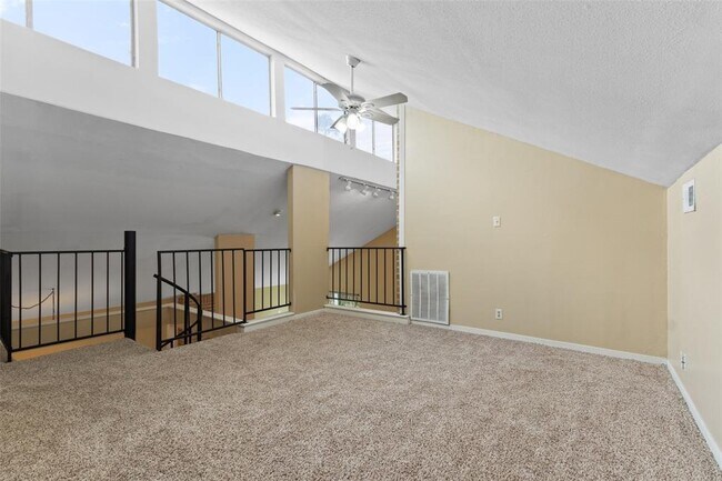 Building Photo - 25710 Pepper Ridge Ln