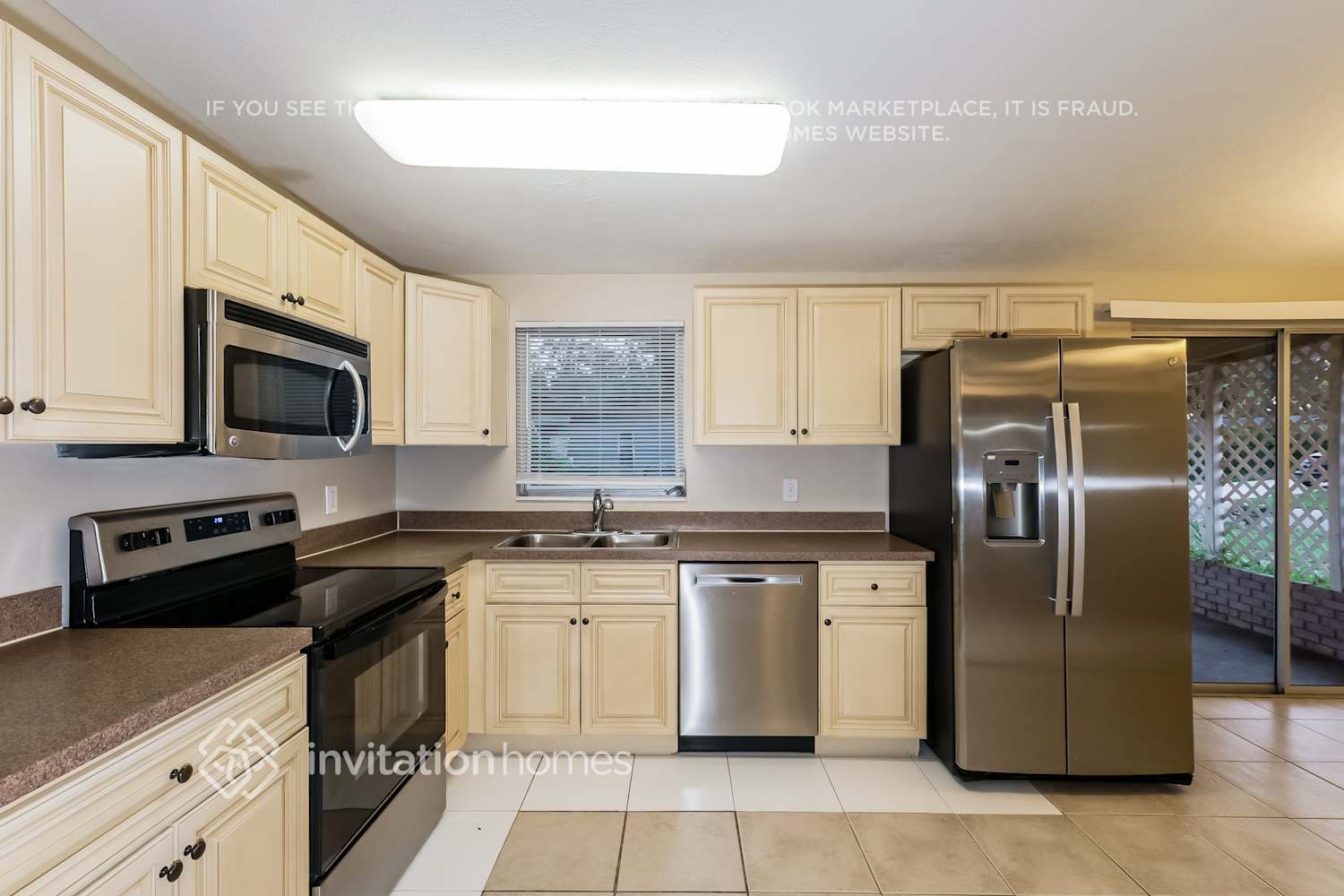 Building Photo - 1110 E Camellia Dr