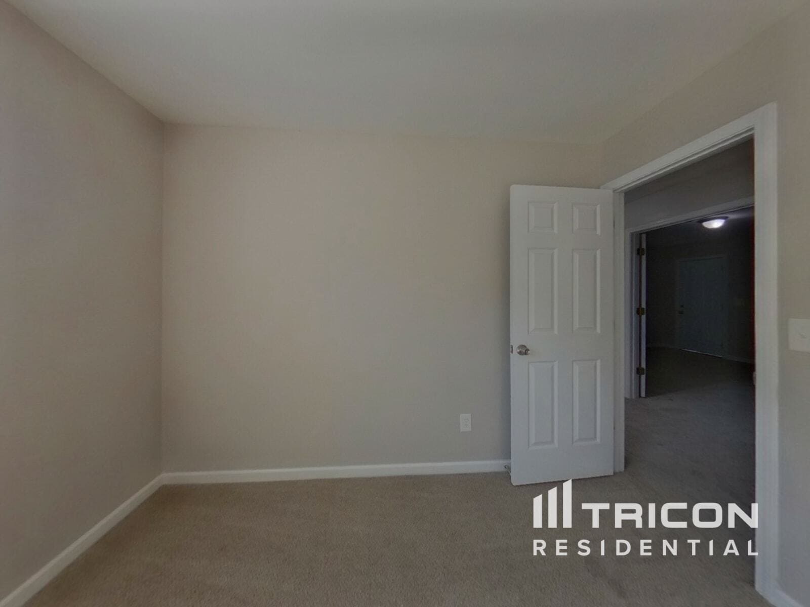 Building Photo - 318 Summit View Dr