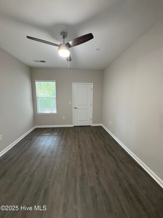Building Photo - 5630 Lucas Ct