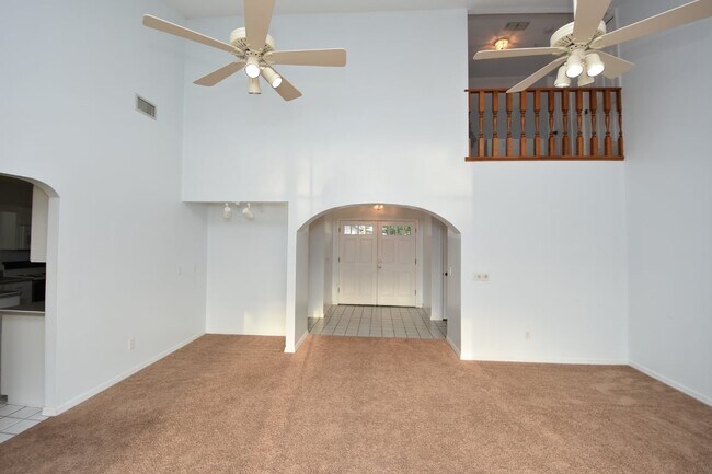 Building Photo - Salt water canal, 2 story home