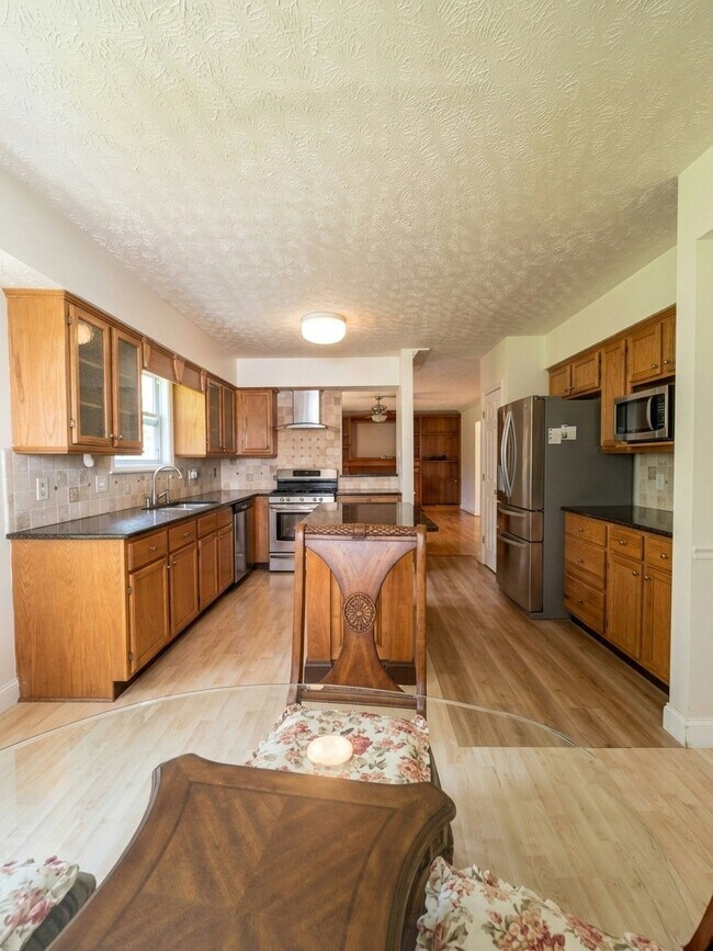Building Photo - 3920 E Meadow Dr
