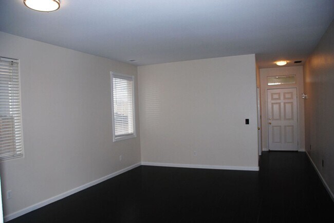 Building Photo - Rancho Bravo Single Story 4 BR/2 Bath/2 Car Garage in South Reno