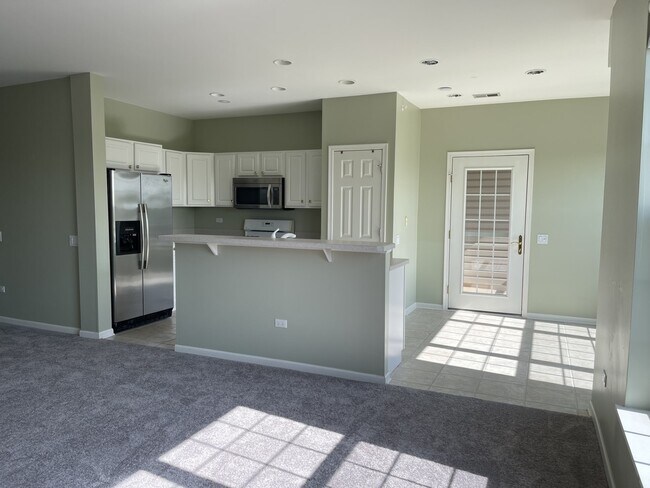 Building Photo - 12950 Meadow View Ct