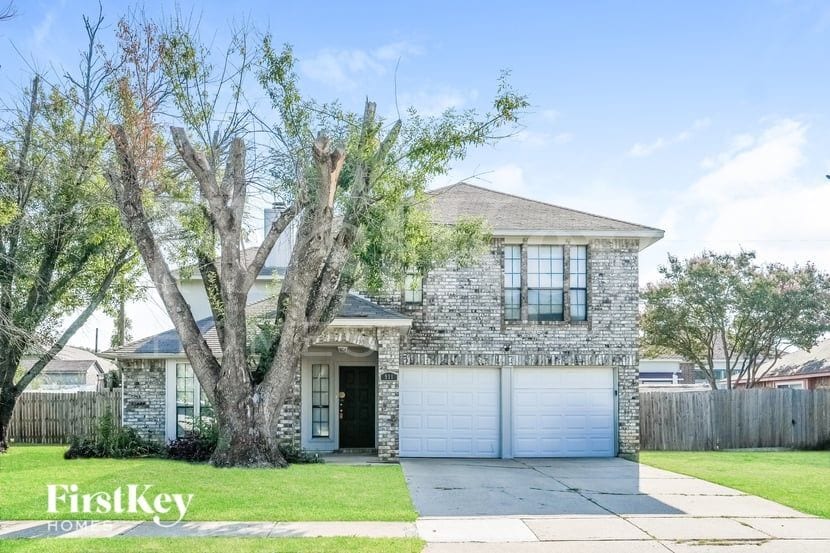 Primary Photo - 911 Blewitt Dr