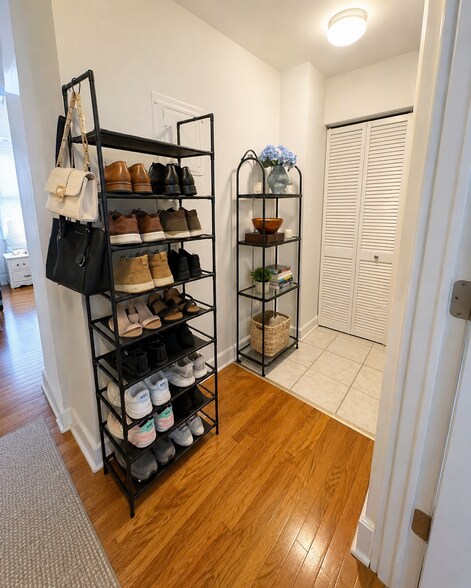 Building Photo - 136 W 7th St