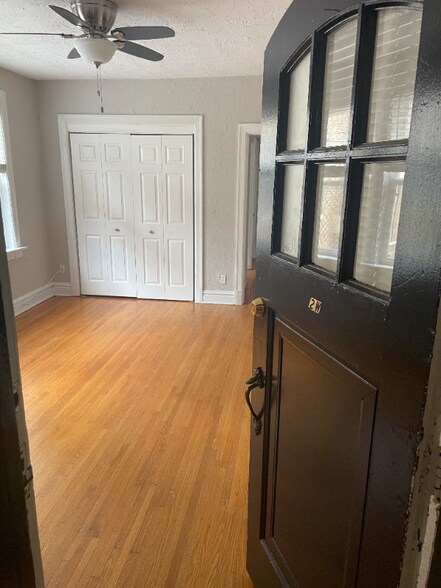 Building Photo - 7553 Byron Pl