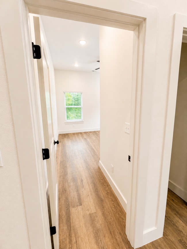 Building Photo - Michael Cole Townhomes