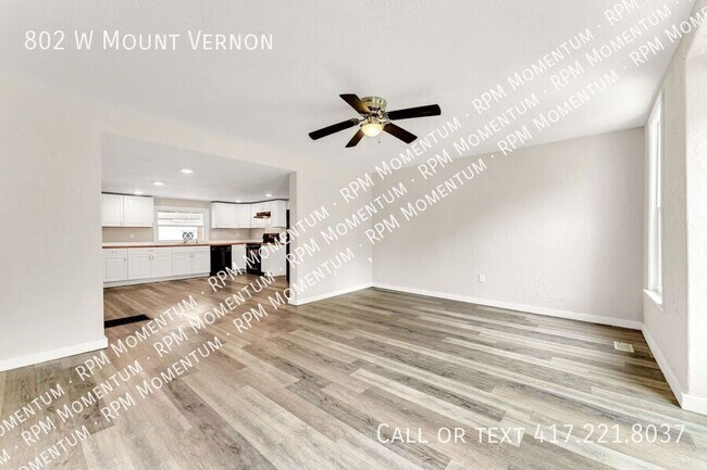Building Photo - 802 W Mt Vernon St