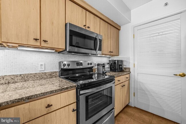 Building Photo - 631 D Street NW