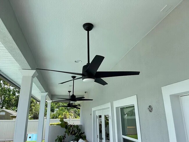 Building Photo - 2522 Chantilly Ave