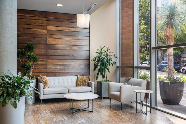 Building Photo - Park Place - 1 bed/1.5 bath/bonus room - Pearl District Condo w/NEW paint/bedroom carpet/parking/...