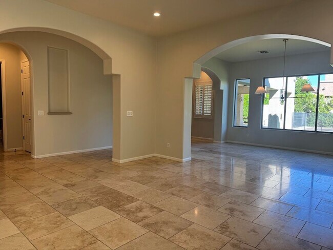 Building Photo - Resort-Style Phoenix Home with Pool, Outdo...