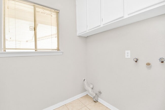 Building Photo - 11310 Sagewind Dr