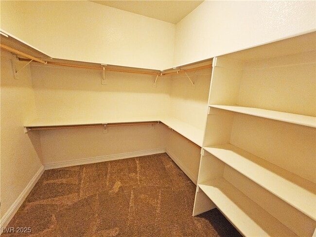 Building Photo - 4920 Honey Locust Dr