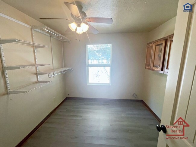 Building Photo - 1604 NW Lindy Ave