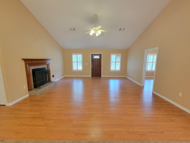Building Photo - 4707 Nichols Creek Rd