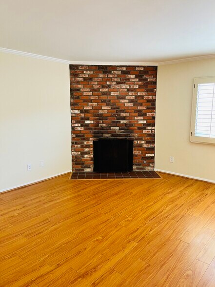 Building Photo - 12731 Pacific Ave