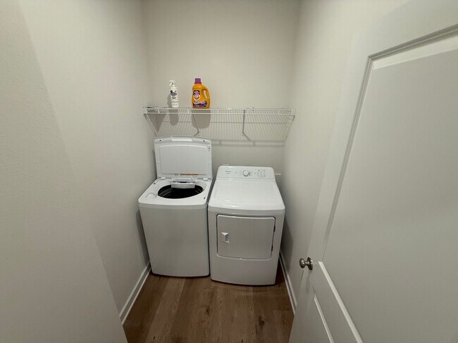 Building Photo - Free Wi-Fi for the first year! 4 Bed/2 Bat...