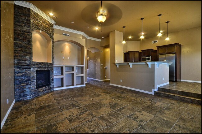 Building Photo - Fantastic home