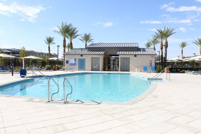 Building Photo - THREE BEDROOMS ALL WITH PRIVATE BATHROOMS