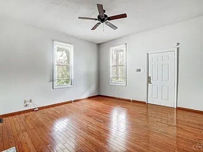 Building Photo - 2705 Hackberry St